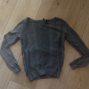 Elegant Gray Women's Crew Neck Sweater